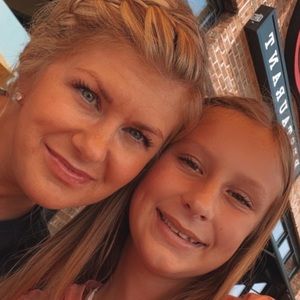 Meet your Posher, Hayley